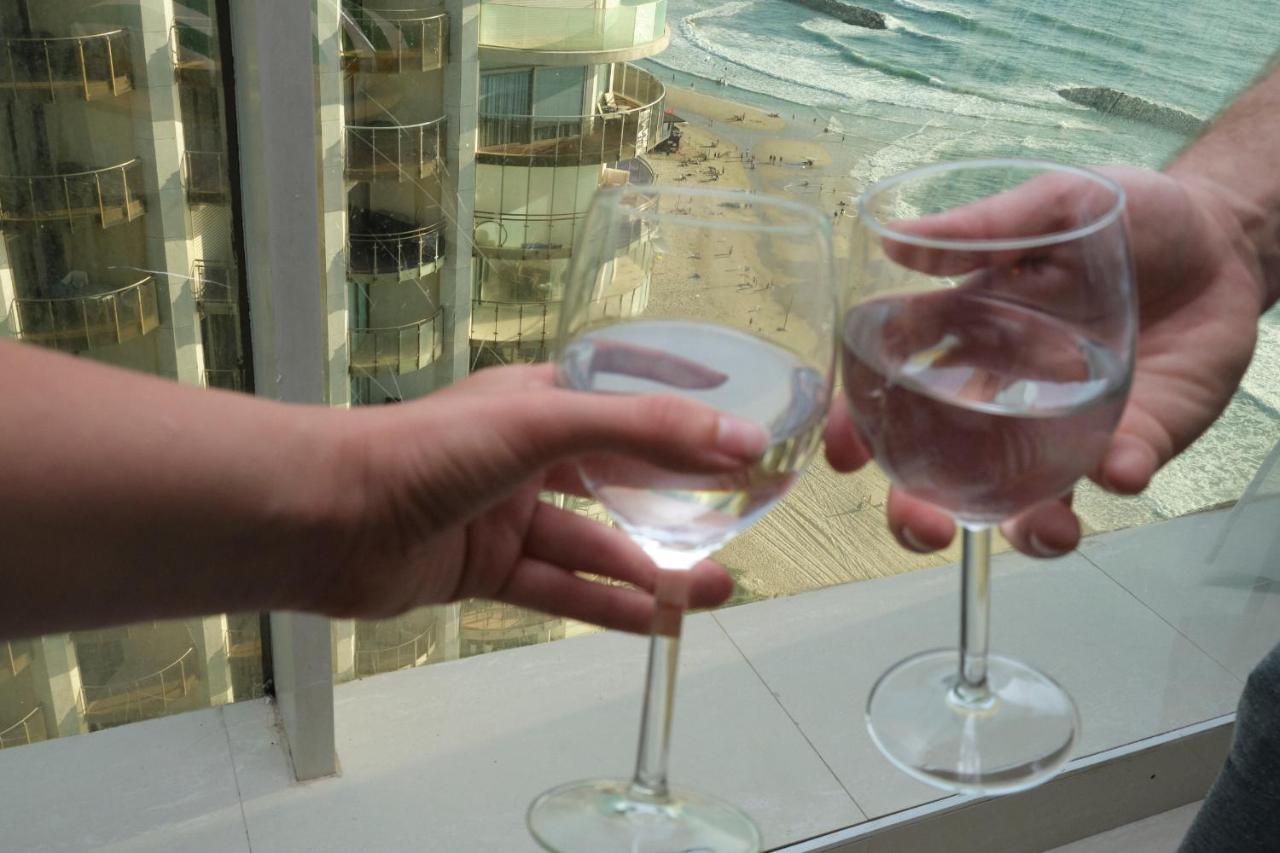 Sunny Sea View Studio Apartment Herzliya ภายนอก รูปภาพ