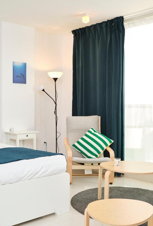 Sunny Sea View Studio Apartment Herzliya ภายนอก รูปภาพ
