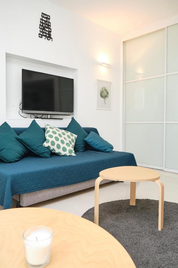 Sunny Sea View Studio Apartment Herzliya ภายนอก รูปภาพ