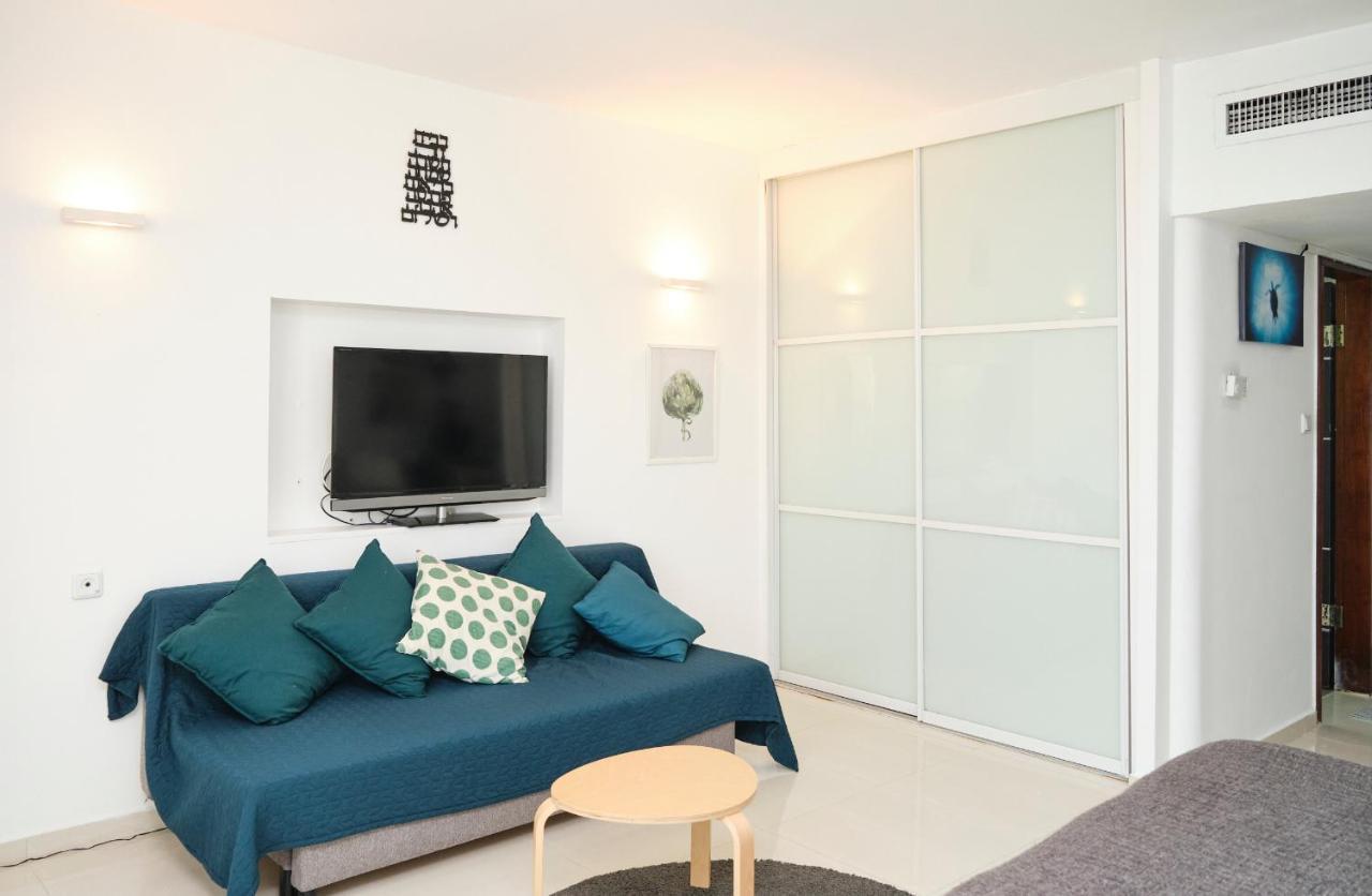 Sunny Sea View Studio Apartment Herzliya ภายนอก รูปภาพ