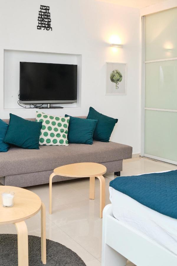 Sunny Sea View Studio Apartment Herzliya ภายนอก รูปภาพ