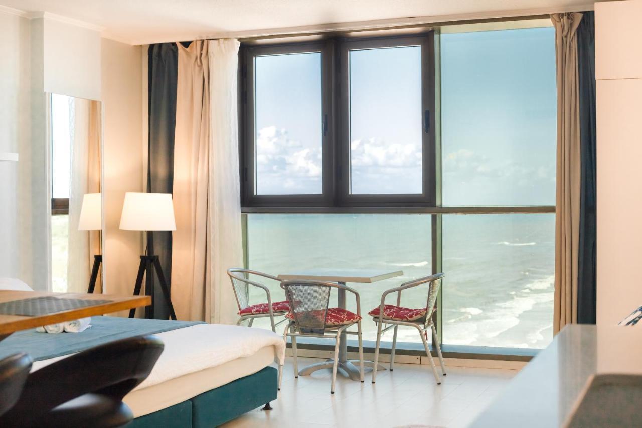 Sunny Sea View Studio Apartment Herzliya ภายนอก รูปภาพ