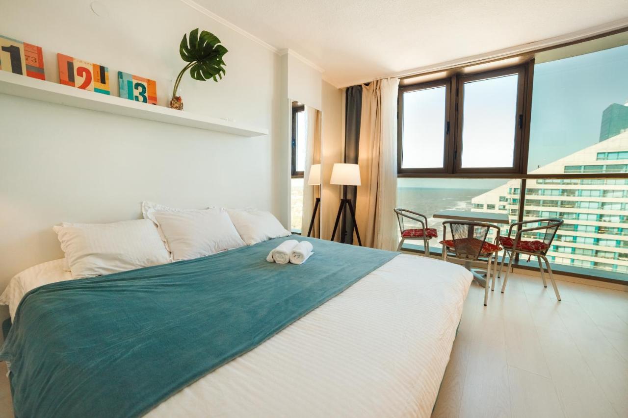 Sunny Sea View Studio Apartment Herzliya ภายนอก รูปภาพ
