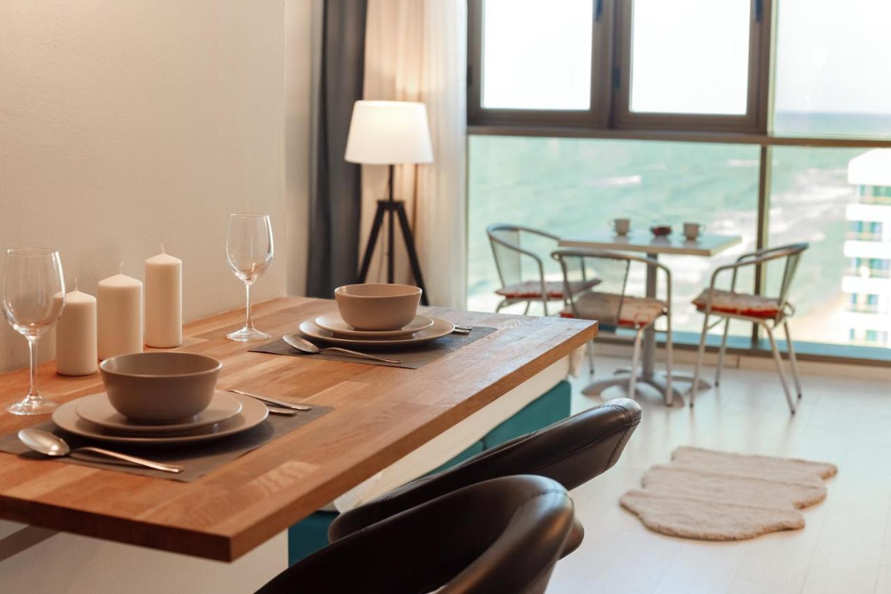 Sunny Sea View Studio Apartment Herzliya ภายนอก รูปภาพ